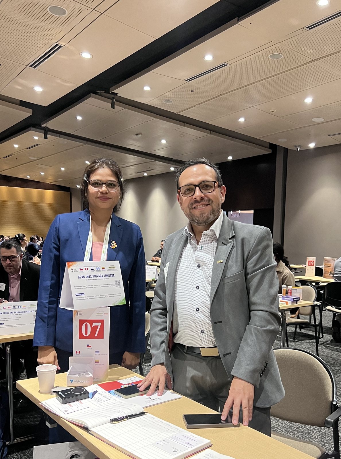 With a visitor at the table, LATAM 2026