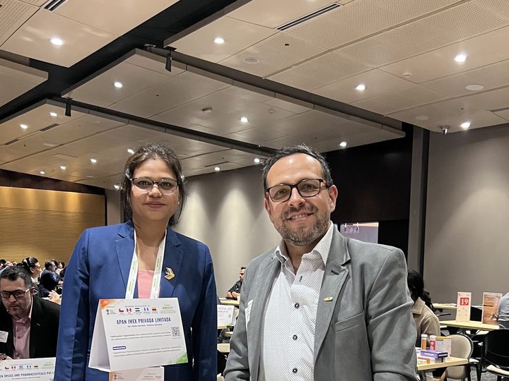 With a visitor at the table, LATAM 2026