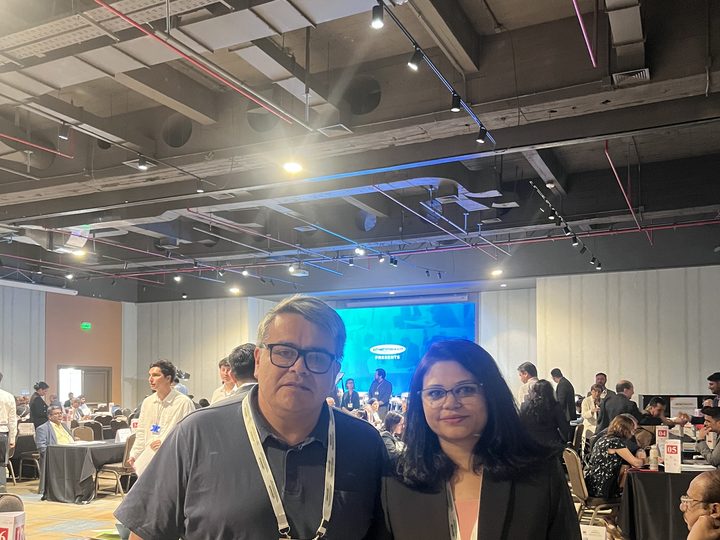 Meeting a buyer at the event, LATAM 2026
